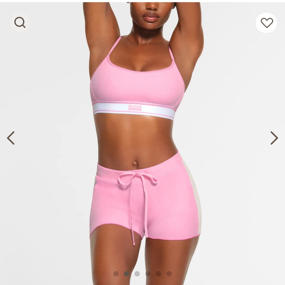 SKIMS DRAWSTRING SHORT IN BUBBLEGUM
